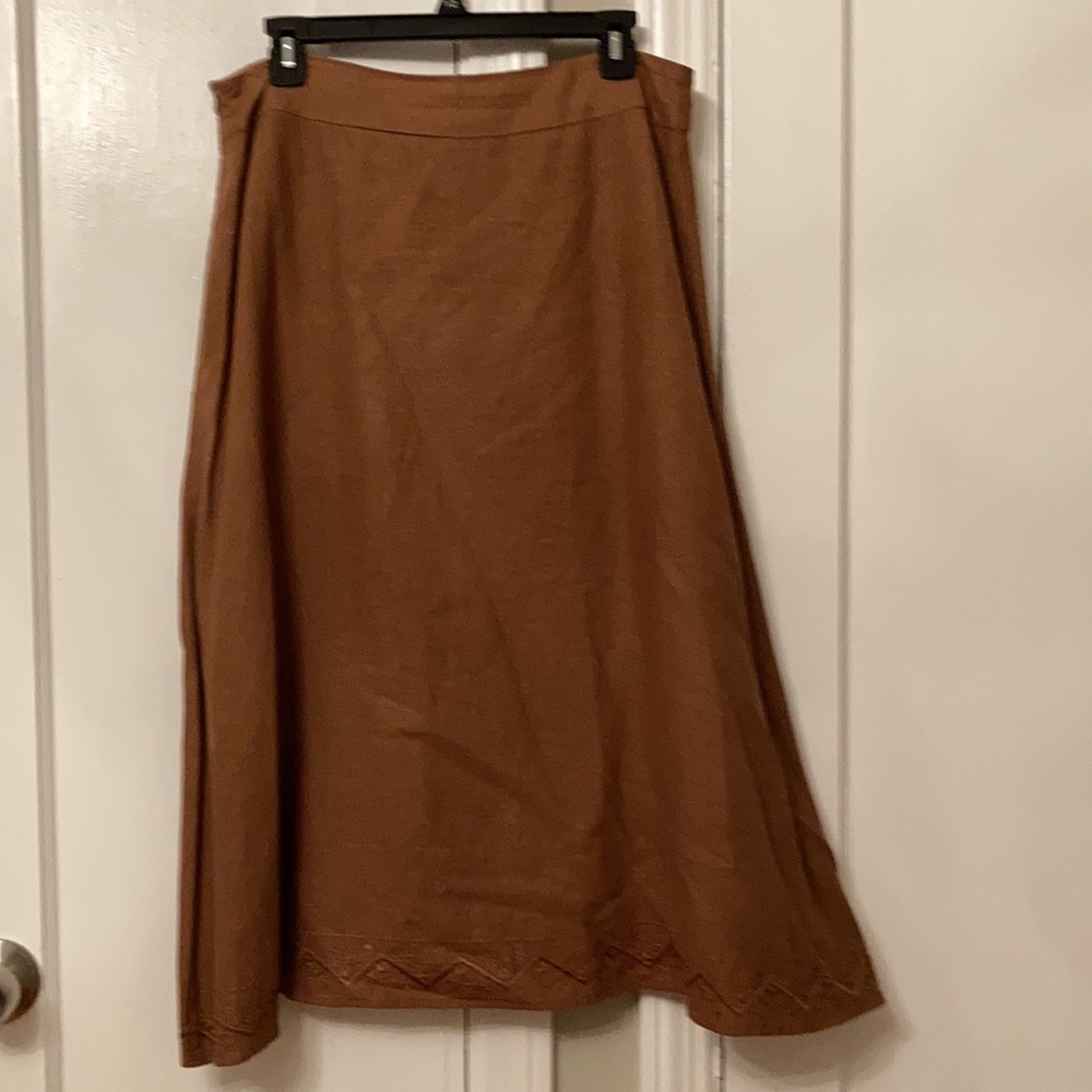 Skirt - Picture 2 of 7